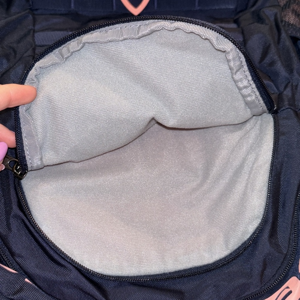 Under Armor Backpack - Picture 3 of 6